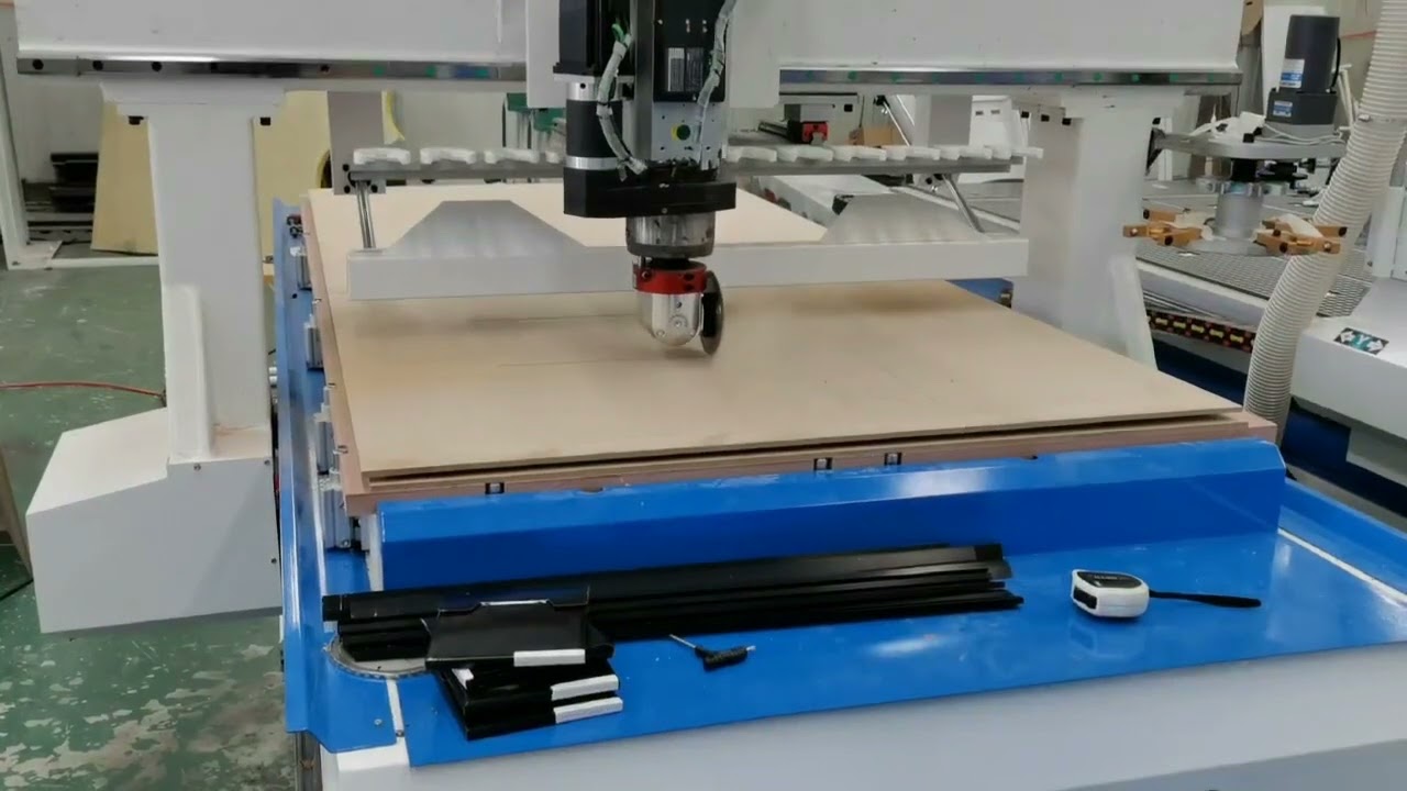 用于家具銑削、切割、鉆孔的 PTP數控雕刻機 用于家具銑削、切割、鉆孔的 PTP數控雕刻機